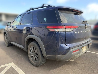 2023 Nissan Pathfinder SV