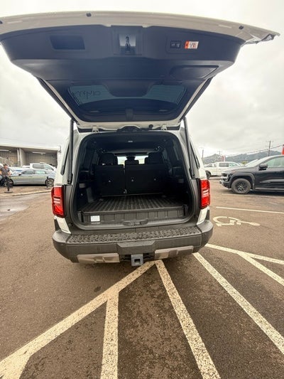 2025 Toyota Land Cruiser premium