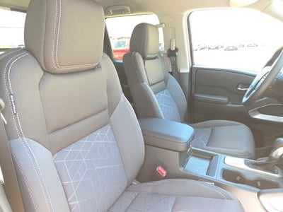 2025 Nissan Frontier SV