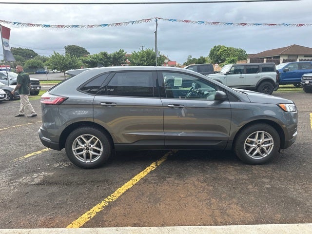 2023 Ford Edge SE