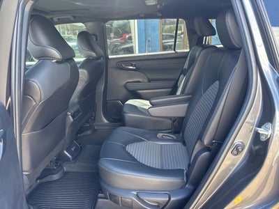 2022 Toyota Highlander XSE